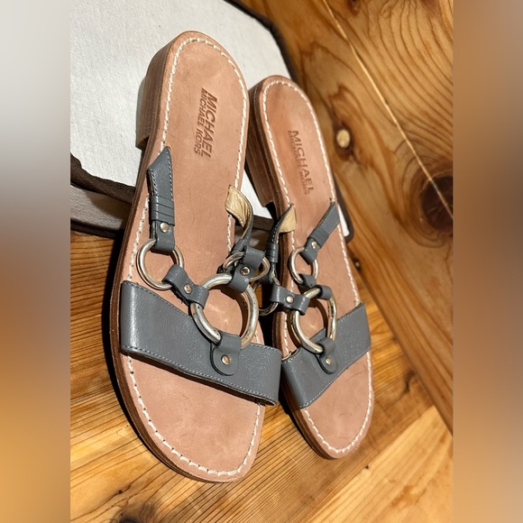 Michael Kors leather sandals Retail $88 SALE. 503 - Picture 4 of 12